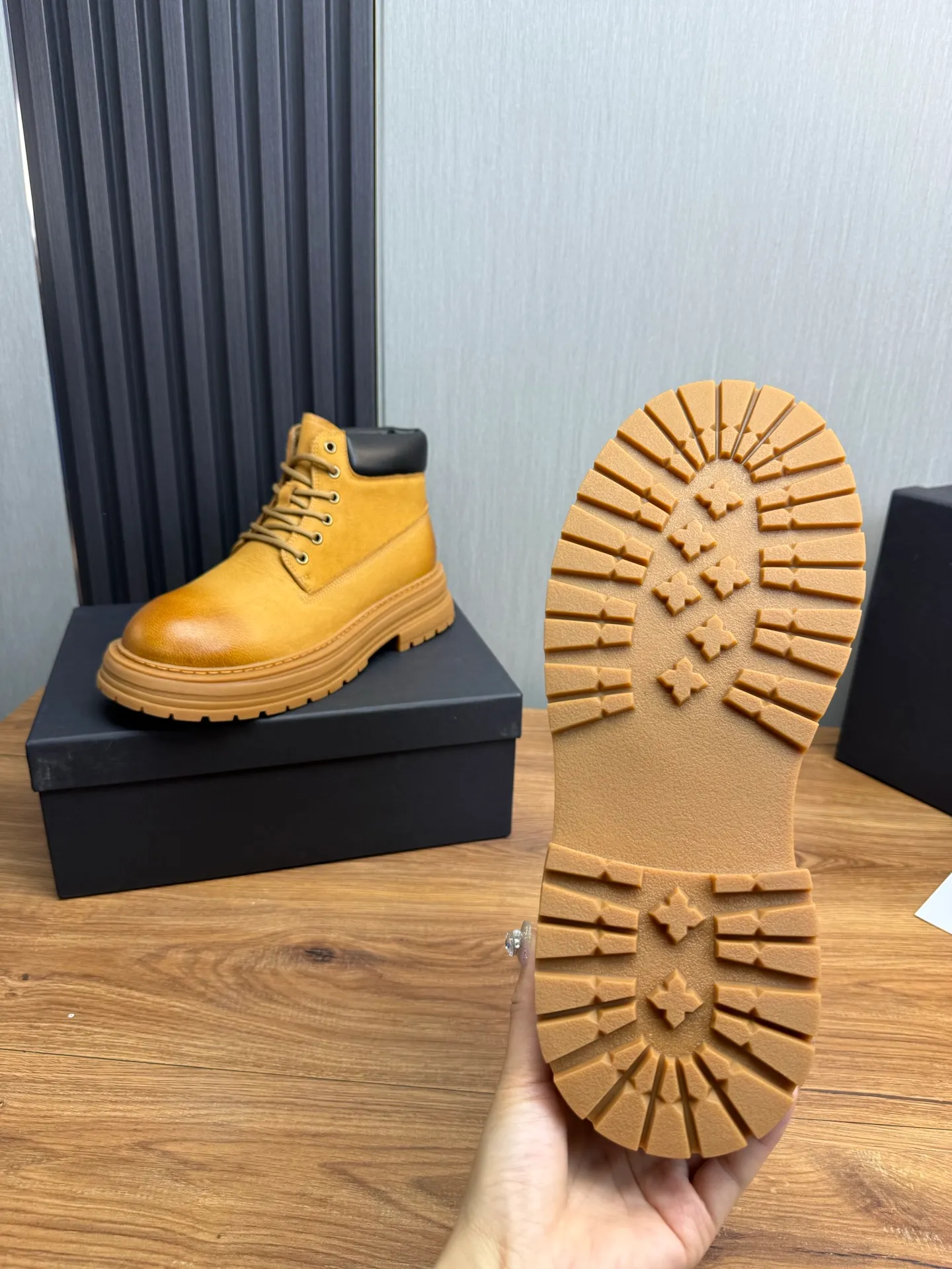 Factory price 680💰 [UGG] Men's hot winter warm boots🐑Simple and fashionable design, cowhide➕comfortable and warm wool lining. Soft and comfortable to wear, good warmth retention, and excellent foot feel. Regular size 38-45
